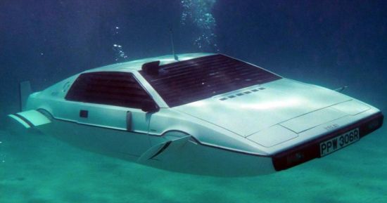 Lotus Esprit duikboot James Bond