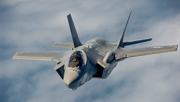 Американский истребитель Lockheed Martin F-35 Lightning II