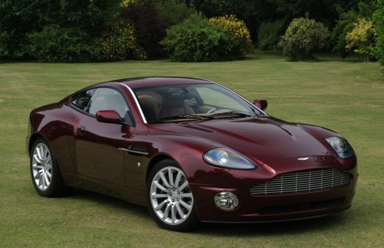 Aston Martin V12 Vanquish