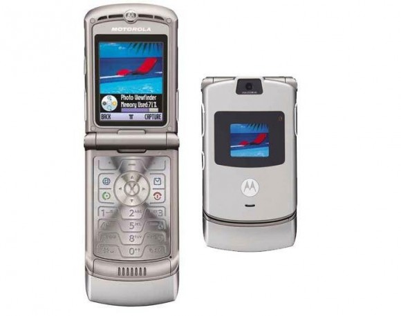 Motorola RAZR V2 как Мэрилин Монро - независимо от личного отношения заглядываешься