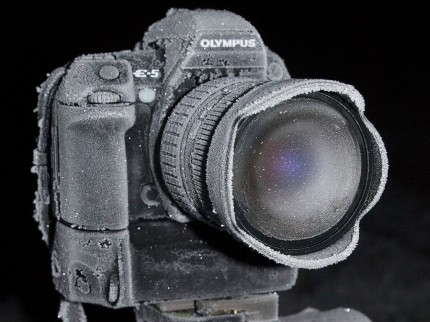 Оледеневшая камера Olympus