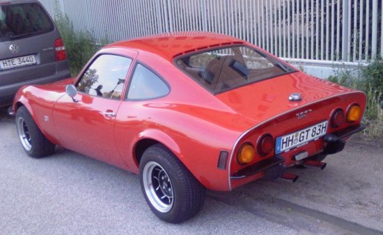Opel GT met historisch gevoelig kenteken