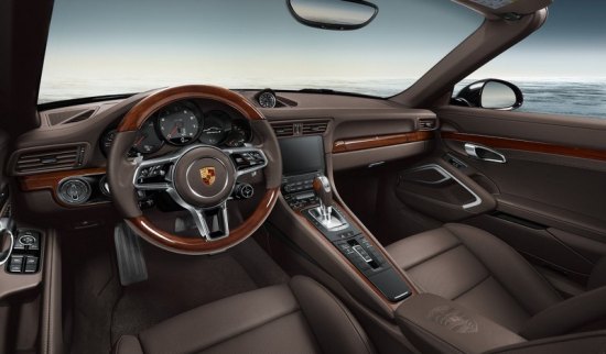 Gaaf? Een 911 Cabrio met hout in het interieur