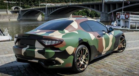 Maserati GranTurismo S met camouflagewrap
