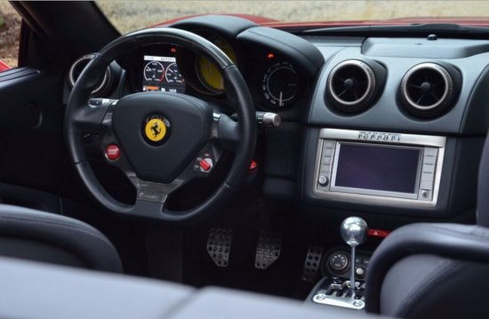 Deze Ferrari California bracht bijna 400.000 euro op