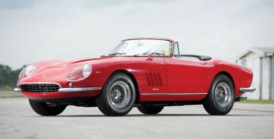Ferrari 275 GTB/4 NART Spyder levert $25 miljoen op