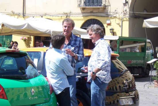 Clarkson, Hammond en May in een gezellig onderonsje