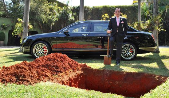 Braziliaan begraaft Bentley