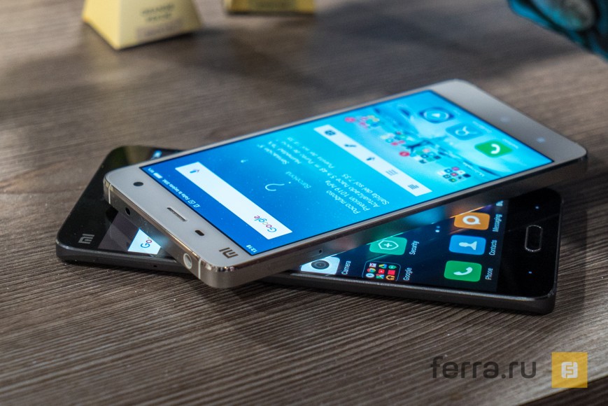 Xiaomi Mi5 (снизу) и Xiaomi Mi 4