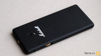 Marshall London, вид сбоку