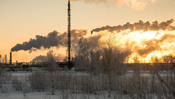 Омский нефтеперерабатывающий завод. Архивное фото