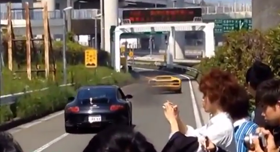 Lamborghini Diablo crash in Tokio