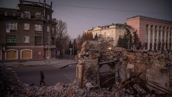 Вид на одну из улиц в Луганске. Архивное фото