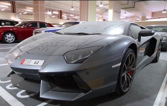 Is iemand zijn Lamborghini Aventador vergeten in Dubai?