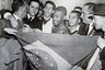 Пеле принимает поздравления после победы в финале чемпионата мира 1958 года