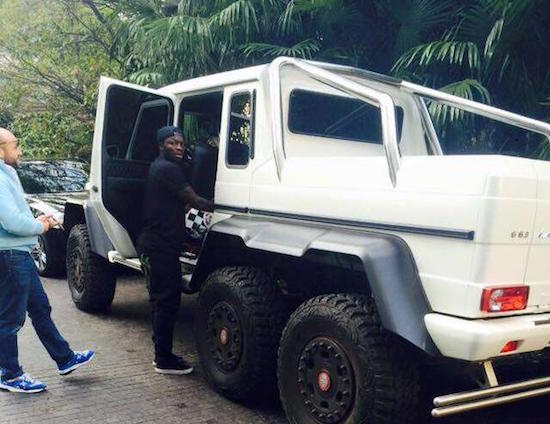 Sulley Muntari baast in een Mercedes G63 AMG 6x6