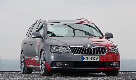 Skoda Superb Combi door zijn hoefjes