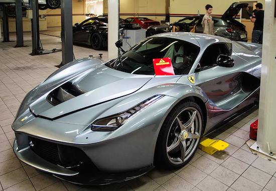LaFerrari in het grijs