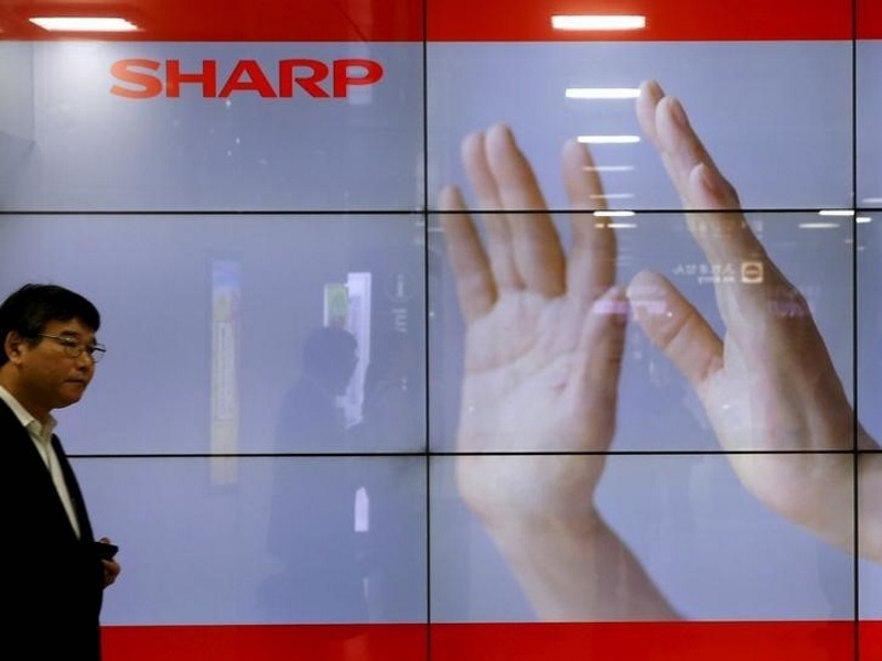 Sharp's Liabilities Said to Be Reason for Foxconn Reversal