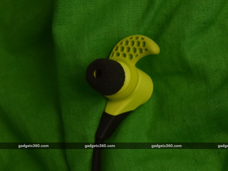 jaybird_x2_eartip_ndtv.jpg