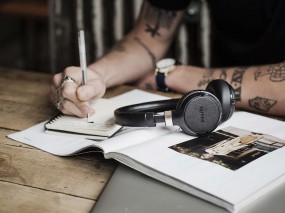 Официальные фотографии Philips SHB9250