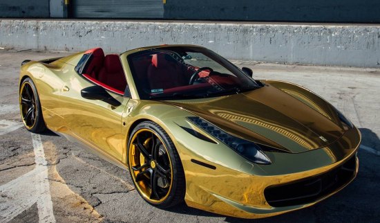 Gouden Ferrari 458 Spider