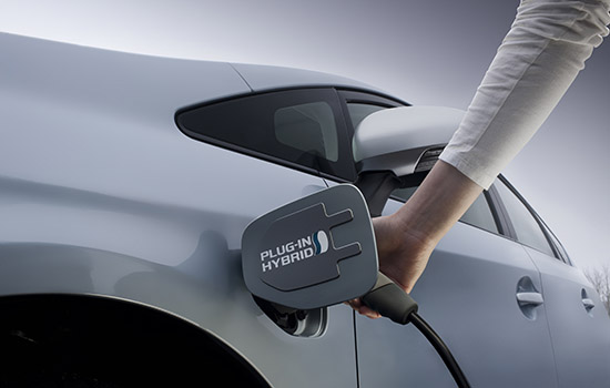 En Plug-in Hybrid kost bakken met geld