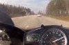 Video: Mercedes SL63 AMG vs Yamaha R1 300+ km/h