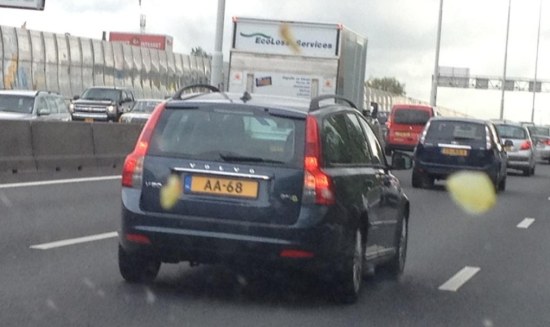Volvo V50 op de A20