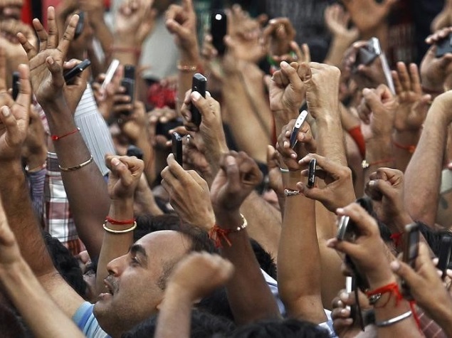 Indian Smartphone Market Seen to Be Maturing With Falling Demand: Survey