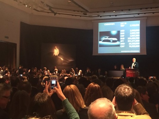 Dit leverde de geveilde Aston Martin DB10 uit SPECTRE op