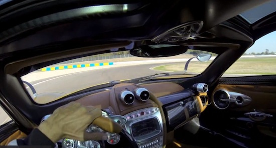 Pagani Huayra eet het Autodromo di Modena op