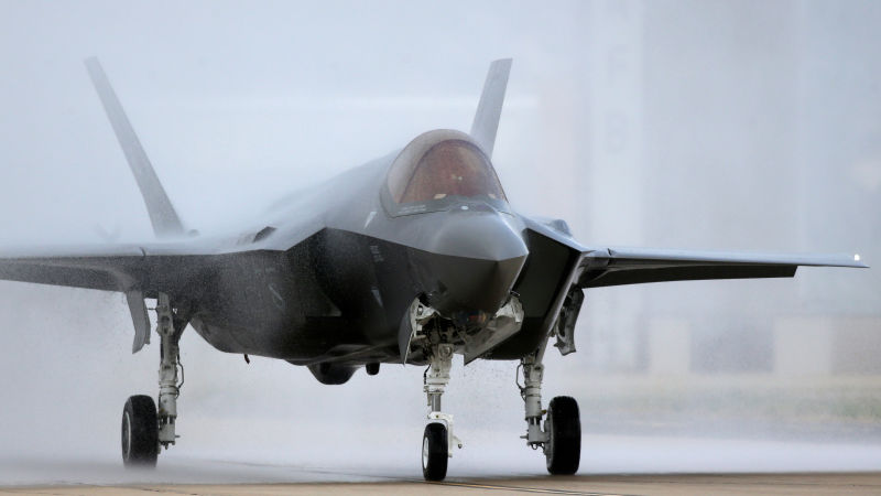 The Pentagon's New List of F-35 Bugs Is Predictably Awful