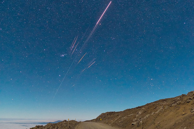 Look at This Beautiful Reentry of a Chinese Rocket Over Hawaii