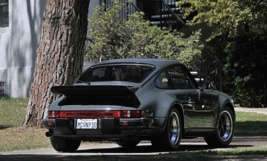Porsche 930