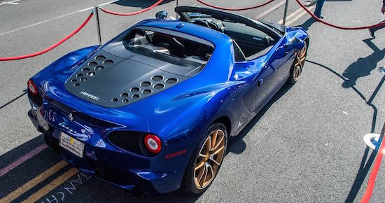 Dit is de Ferrari Sergio in het blauw