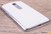 Нижняя грань Motorola Moto X Play