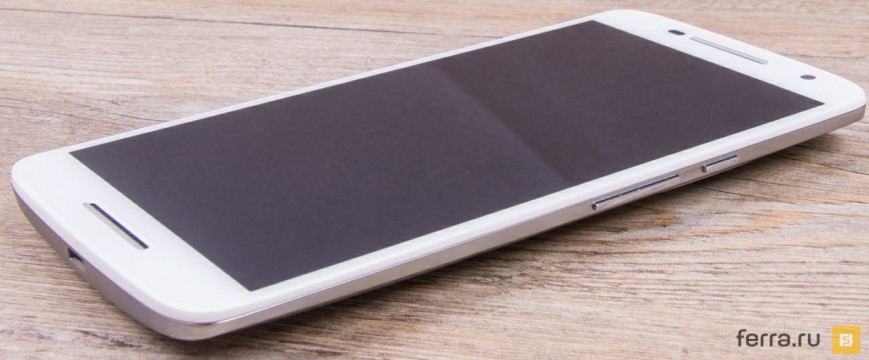 Правая грань Motorola  Moto X Play