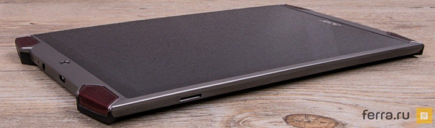 Левая грань Acer Predator 8