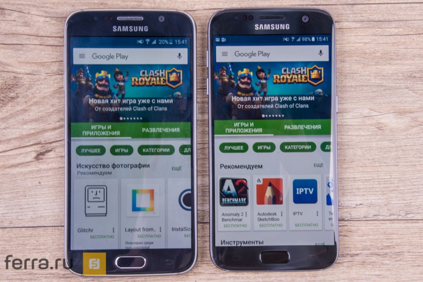 Блики на стекле Galaxy S7 (справа) по краям дисплея — постоянные спутники скругленного стекла