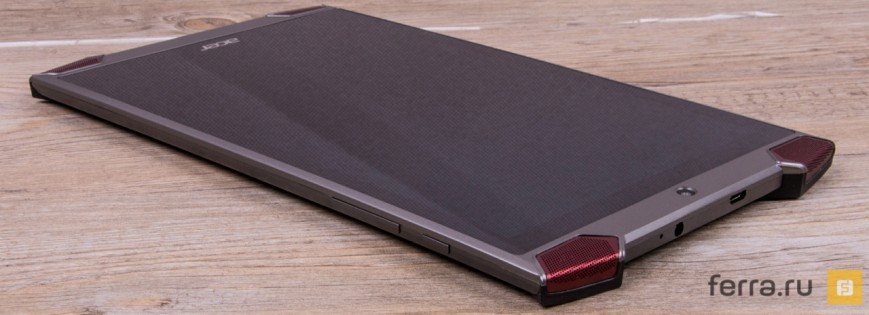 Правая грань Acer Predator 8