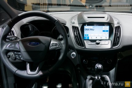 Салон нового поколения Ford Kuga