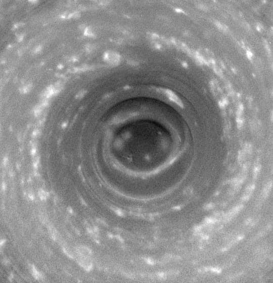 saturn-polar-vortex-6