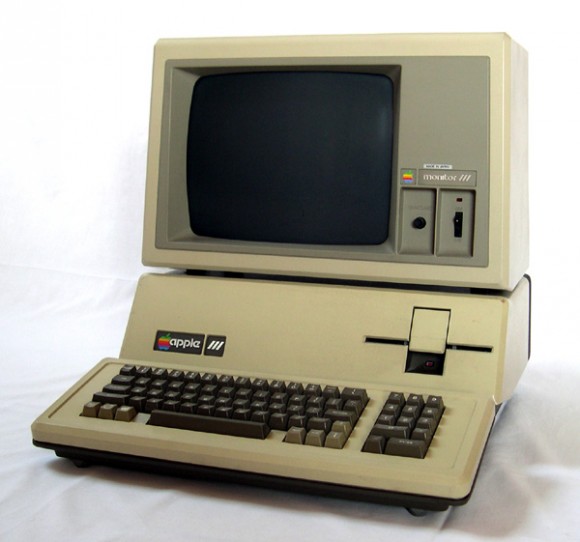 Неудачный Apple III