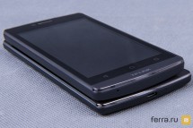 TP-Link Neffos C5L (сверху) и C5 —  нижняя грань