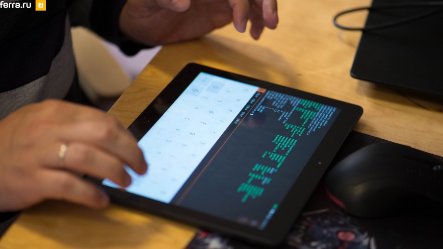 Как привлечь внимание программиста? Дать ему первый в мире планшет на Ubuntu Touch