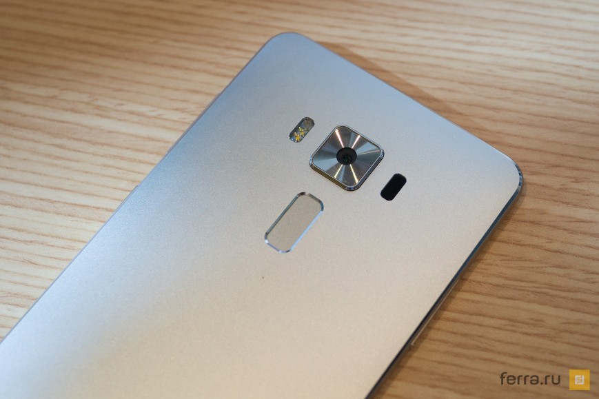 ASUS Zenfone 3 Deluxe