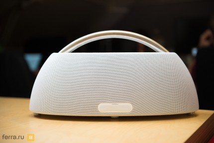 Задняя сторона Harman/Kardon Go+Play Mini