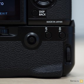 Элементы управления на батарейной ручке Fujifilm X-T2