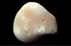 11. August in der Geschichte: die erste Sendung SOS-Signal, Kodak Farbfilm öffnen und Deimos Satelliten des mars